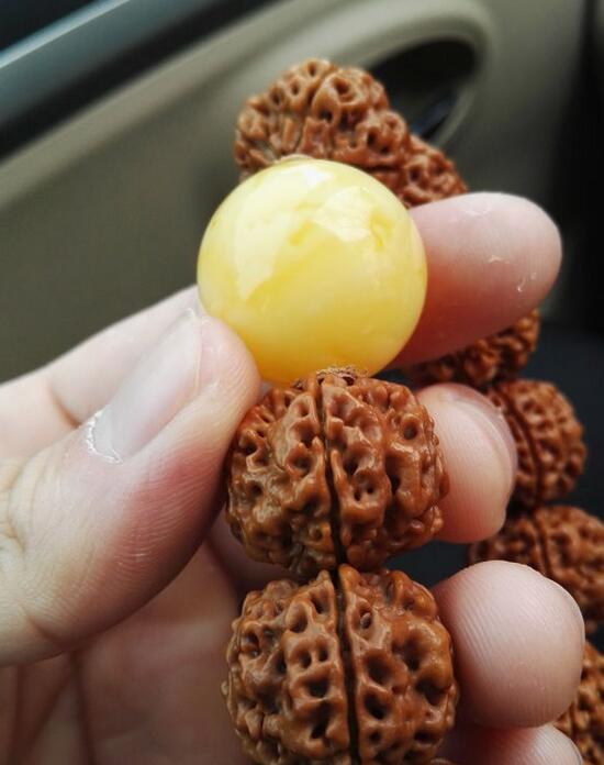 22cm大金刚配24cm蜜蜡满花珠子图片欣赏
