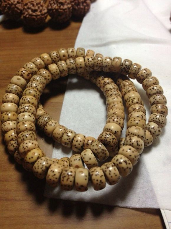 致陪伴我一年时间的星月菩提 致陪伴我一年时间的星月菩提