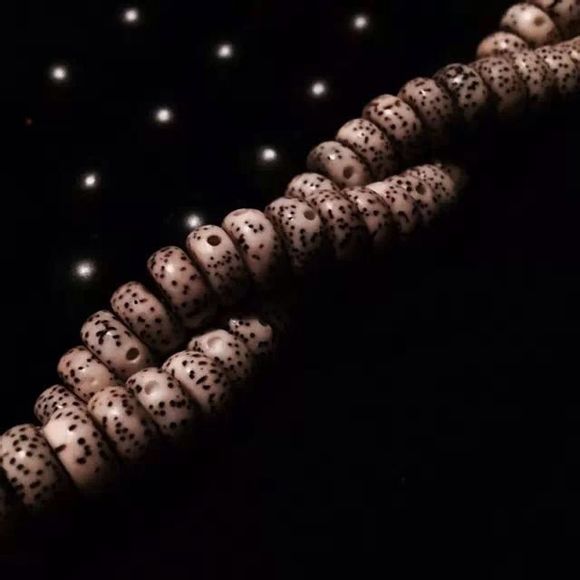 致陪伴我一年时间的星月菩提 致陪伴我一年时间的星月菩提