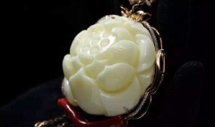 白色的蜜蜡犹如白玉一般美丽，关于白蜜蜡的一切