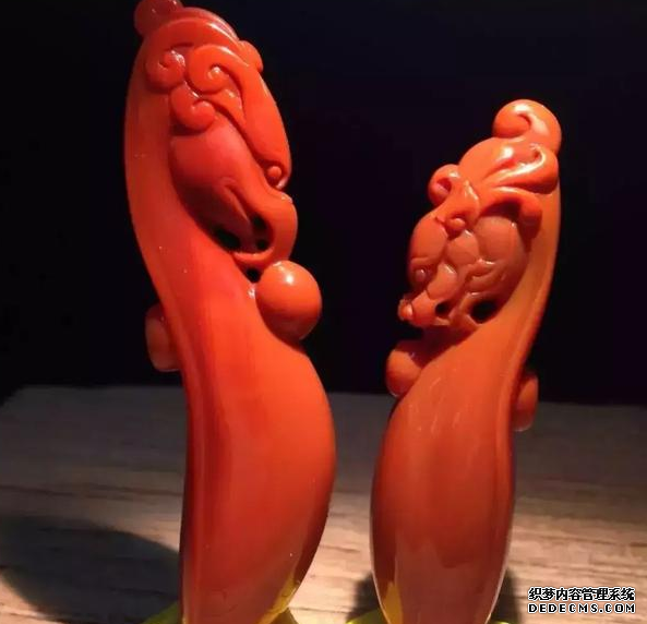所以亚光多为裂纹瑕疵多的南红的工艺