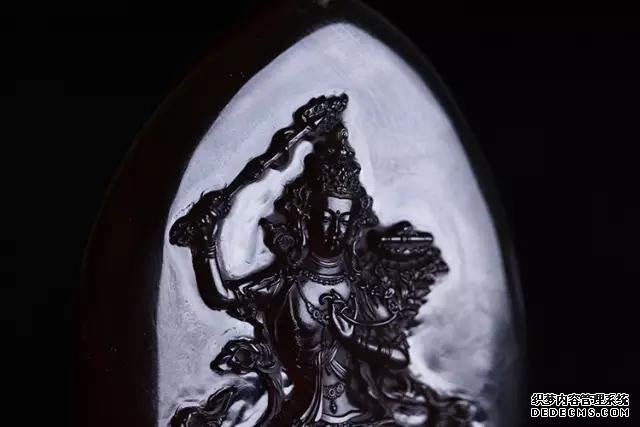 琥珀蜜蜡的雕刻物件为什么很少？