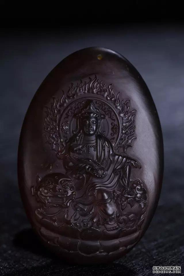 琥珀蜜蜡的雕刻物件为什么很少？