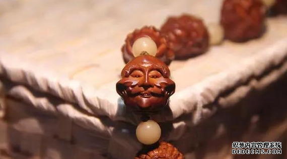 如何挑选核雕十八罗汉头，，十年老司机分享经验！