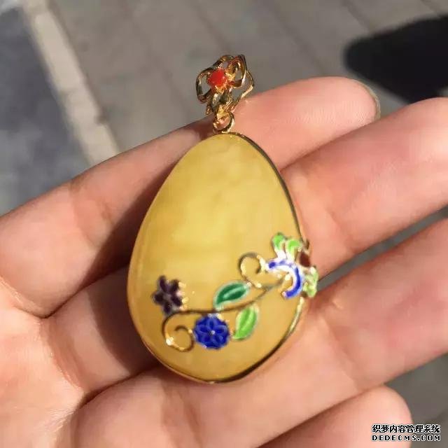 蜜蜡 K金配，还是头一回