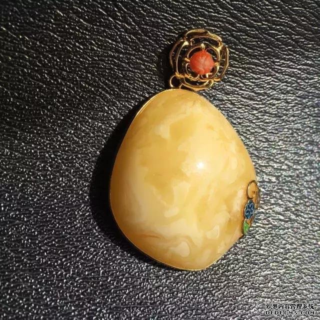 蜜蜡 K金配，还是头一回