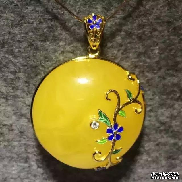 蜜蜡 K金配，，还是头一回