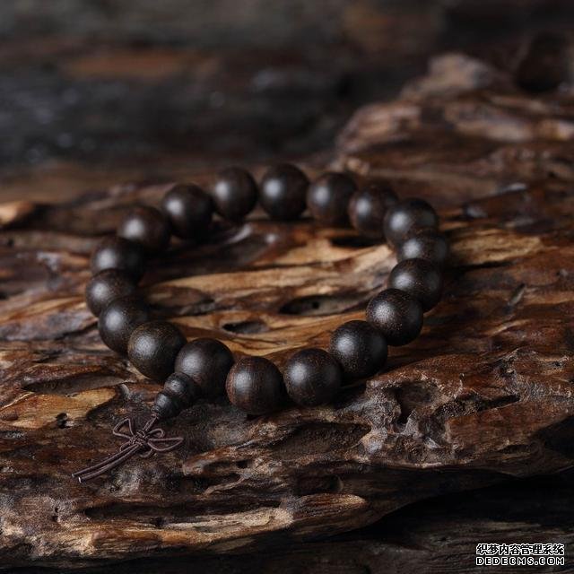 Ƽ<a href='www.aiwenwan.net' target='_blank'><u>ʺ</u></a>ŮԵ棬ʻ