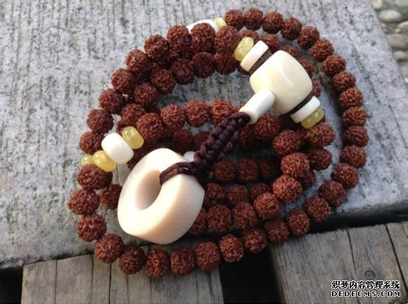 摄影贴：0.9爆肉梅花桩小金刚菩提子美图