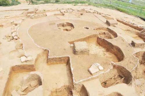 辽宁朝阳半拉山墓地考古发掘取得重大收获