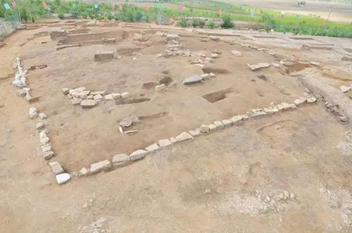 辽宁朝阳半拉山墓地考古发掘取得重大收获