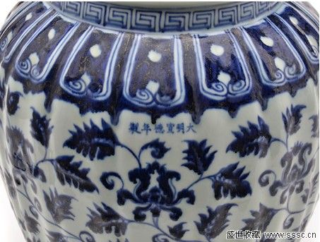 如康熙朝仿宣德青花仕女纹碗、缠枝花纹钵缸