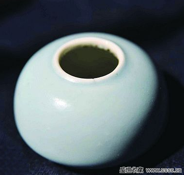 说明斋内除了盂（迂）还是盂（愚）