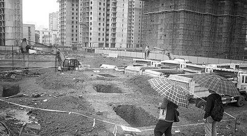 新发现的四座古墓中的4号墓与5号墓已完成发掘工作