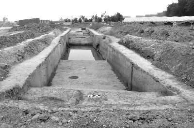 同时发掘出土唐代至明代瓷器、陶器、铜器等138件文物