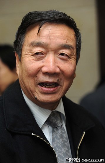单霁翔毕业于清华大学建筑学院城市规划专业