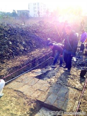 苏州重建娄门至齐门段城墙 挖出战国黑皮陶灰坑