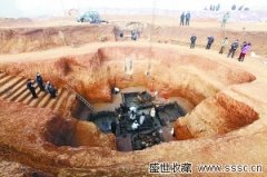在湖北随州东周墓群的考古发掘现场