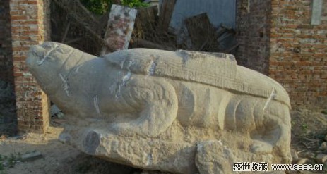 明代文物赑屃惊现邢台村庄偏僻角落
