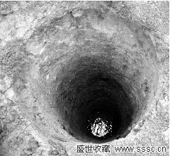 荆州战国古井发掘鹿角铜瓢