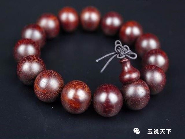 网传用黄豆盘小叶紫檀,是真的吗?真的能快速包浆吗?