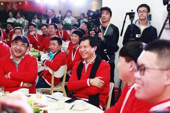 雷军致投资人公开信：未来5年将All in AIoT