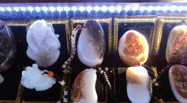 这个古玩市?盎鹆恕保?臀挥诒本??加危和獾厝俗詈貌蝗