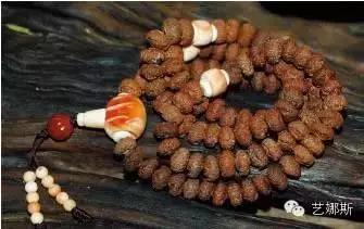 摸上去有如同鹅卵石一般的光滑手感