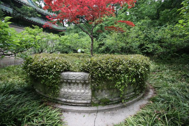 圆明园一度成为周边居民盖屋建房的“建筑材料供应地”