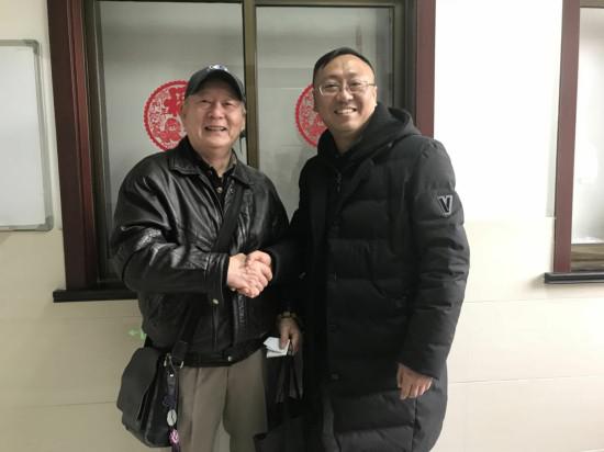 包内的文玩把件是自己的心爱之物