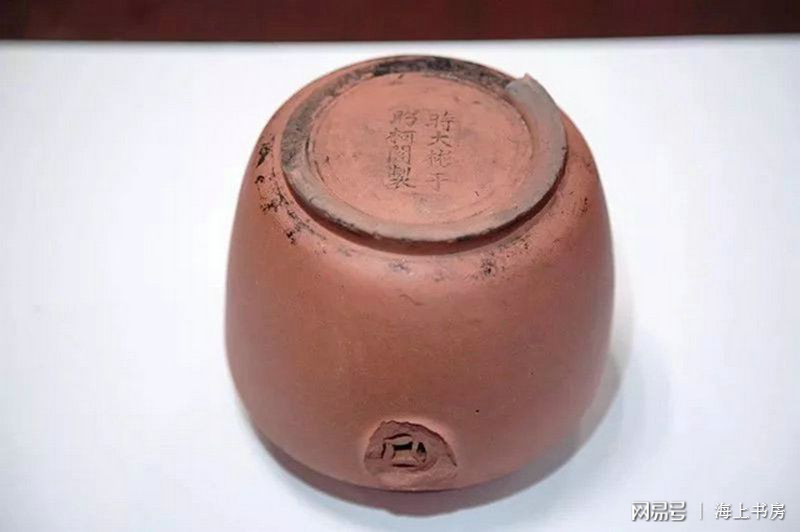 紫砂考古,2018年江苏无锡出土,明末,时大彬于眄柯阁製款紫砂壶