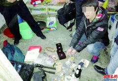 男子盗60万元蜜蜡琥珀 戴假发还封住俩摄像头