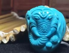 ����ʯ��ɫ�ܻ�