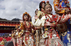 �Ϻ���觡�����ʯ������Ϊ�����������ʢ�У�