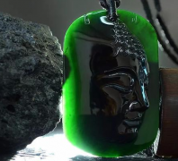 ���������ʳɷ���Ҳ�и����Ĳ�ͬ��ī��Ŀ���ɷ���Ҫ���̻�ʯ